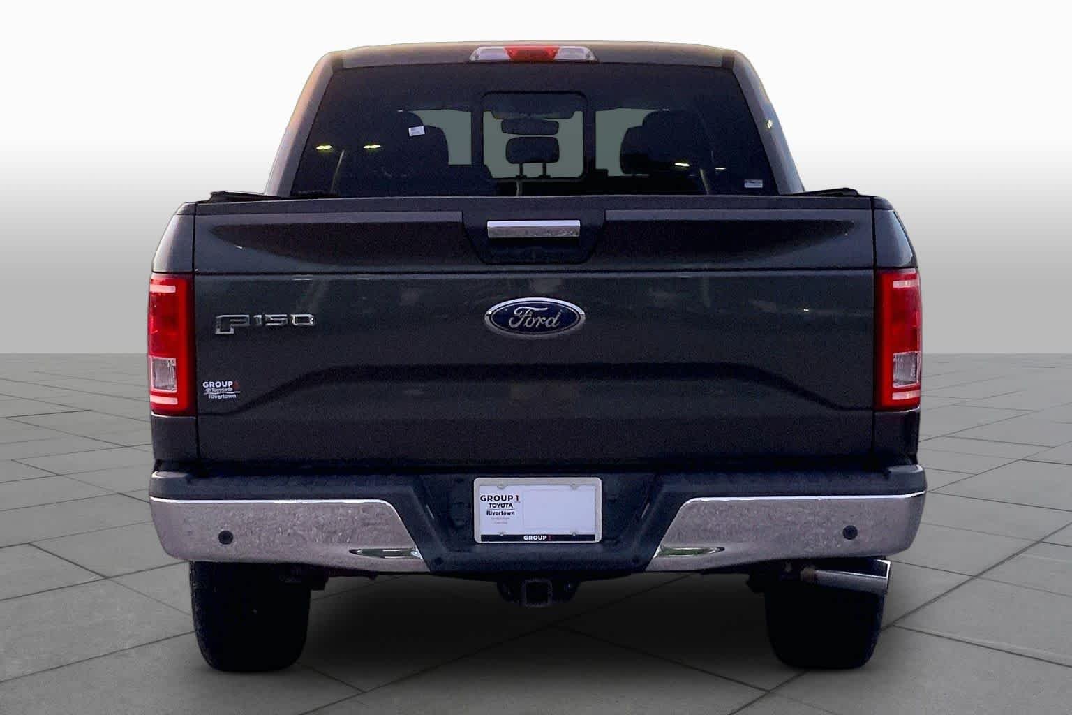 Used 2015 Magnetic Metallic Ford XLT image 4