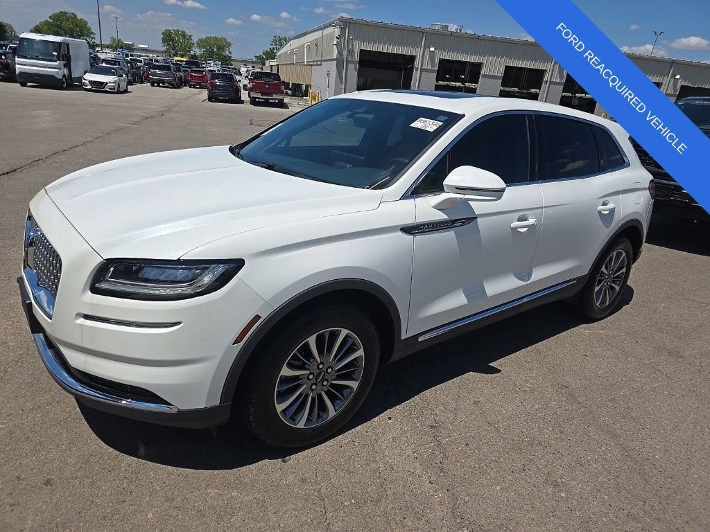 Used 2023 White Lincoln Reserve image 1