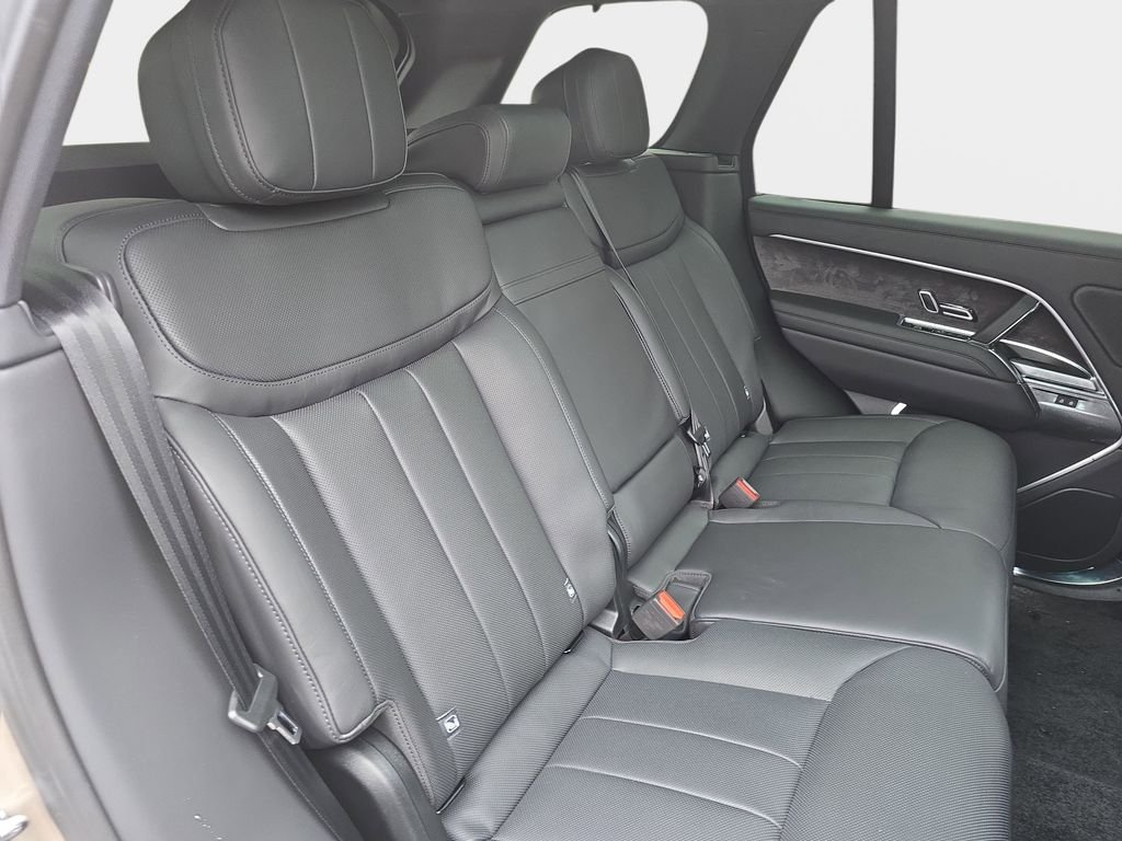 2025 Land Rover Range Rover SE - Photo 12