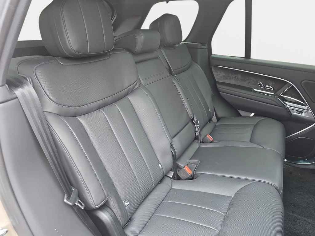 2025 Land Rover Range Rover SE - Photo 12