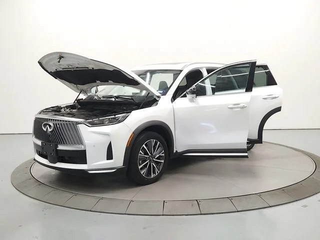 Used 2026 White INFINITI LUXE image 12
