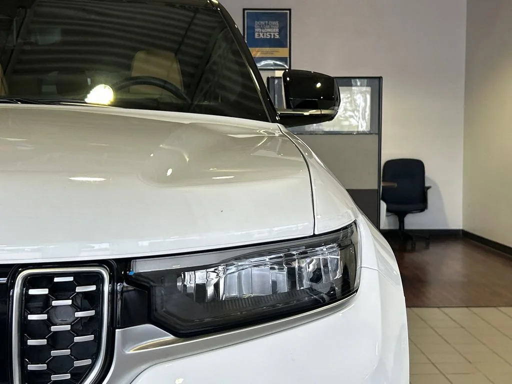 Used 2021 Bright White Clearcoat Jeep Summit Reserve image 12
