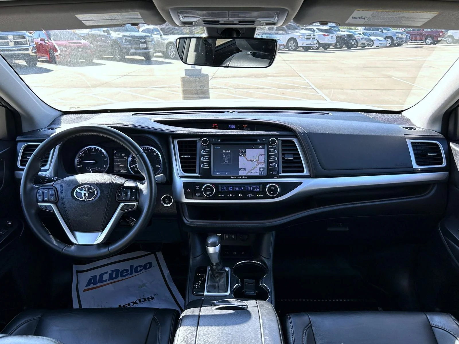 Used 2017 White Toyota XLE image 12