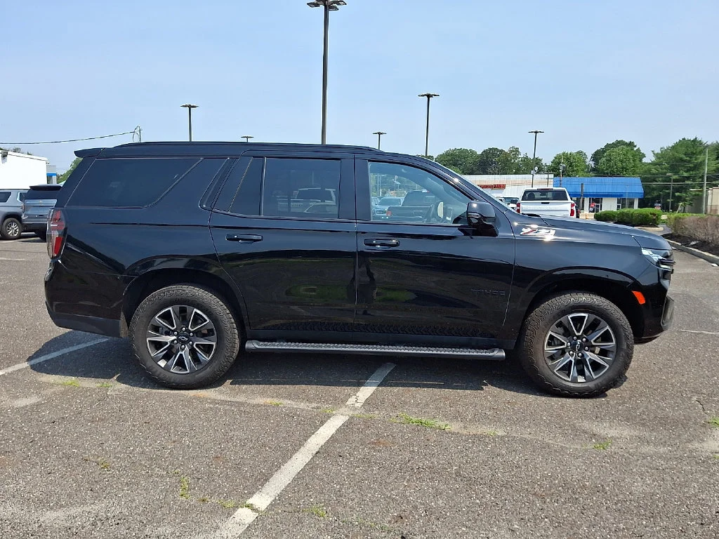 Used 2023 Black Chevrolet Z71 image 13