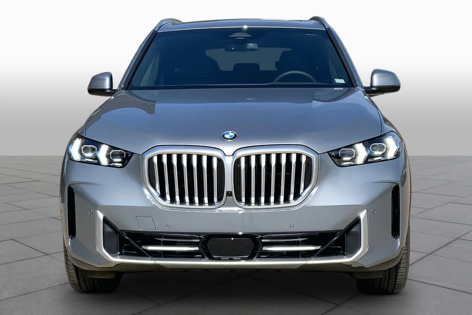 New 2026 Skyscraper Grey Metallic BMW xDrive40i image 3