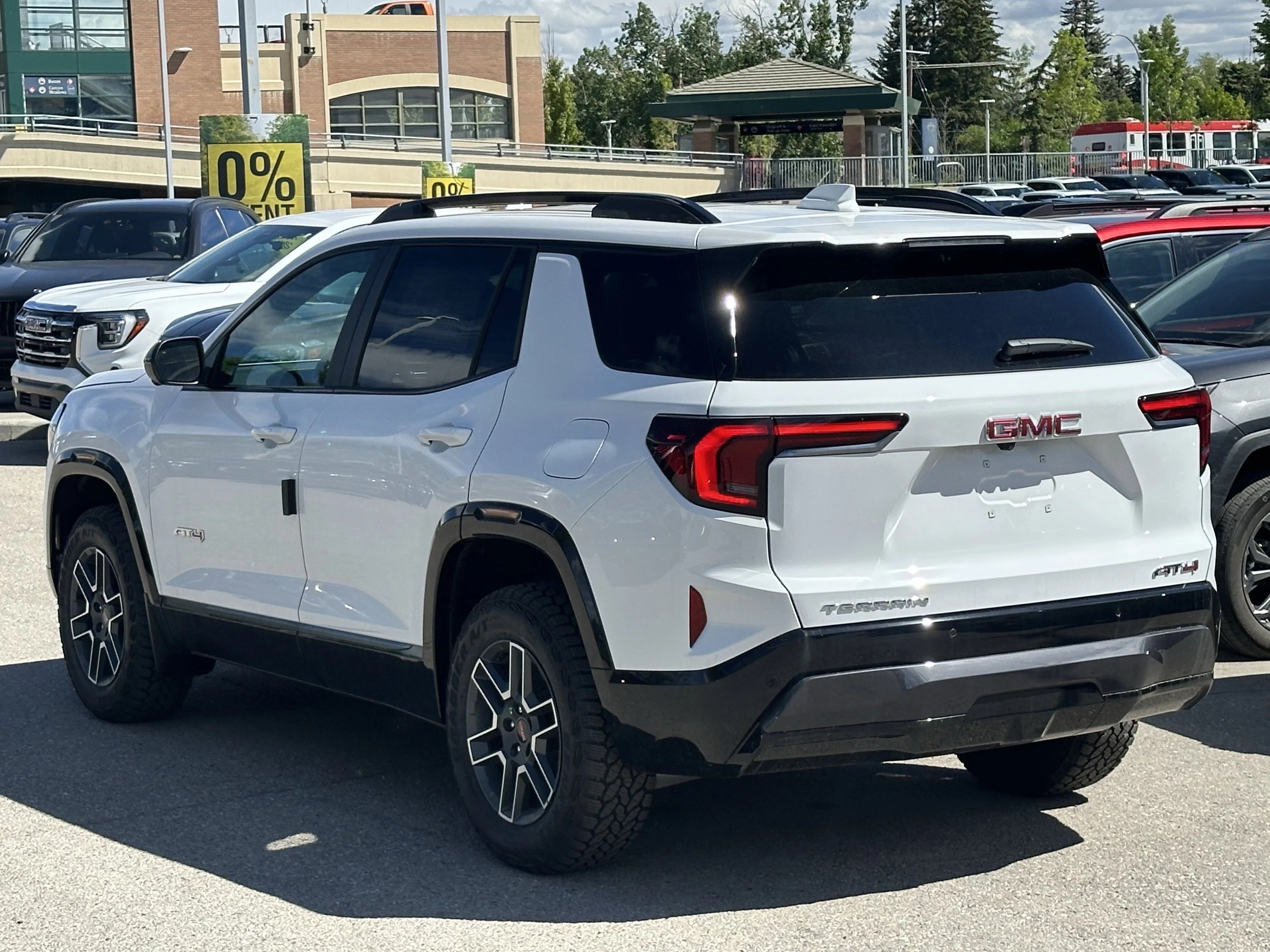 New 2026 Summit White GMC AWD AT4 image 4