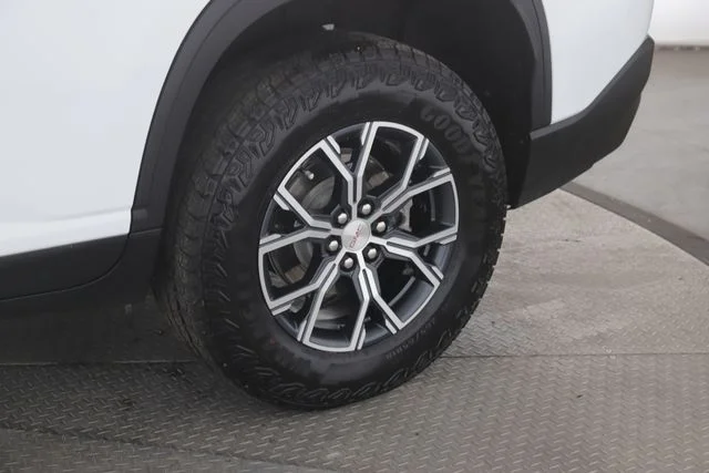 Used 2025 White GMC AT4 image 14