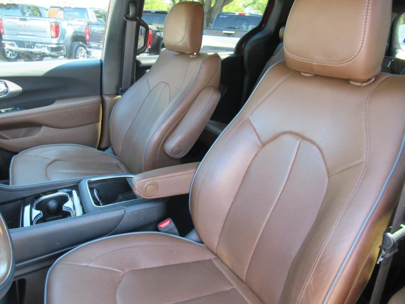 Certified Used 2021 Red Chrysler Limited image 21