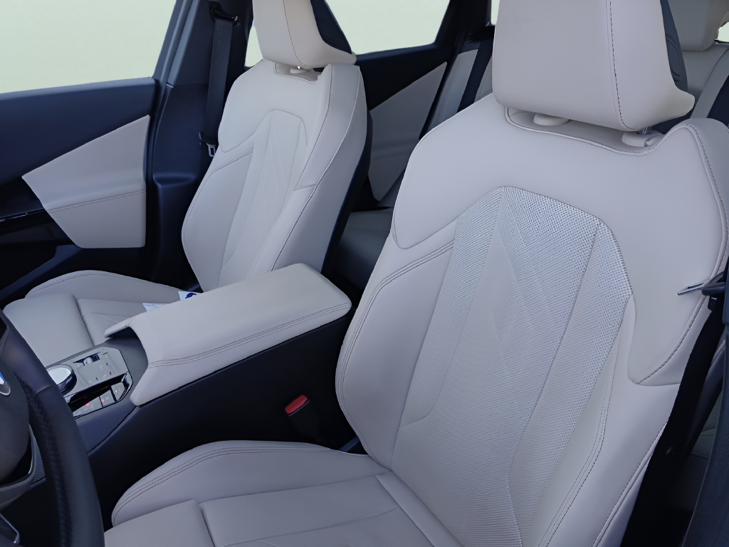 Used 2026 White BMW 30 xDrive image 25