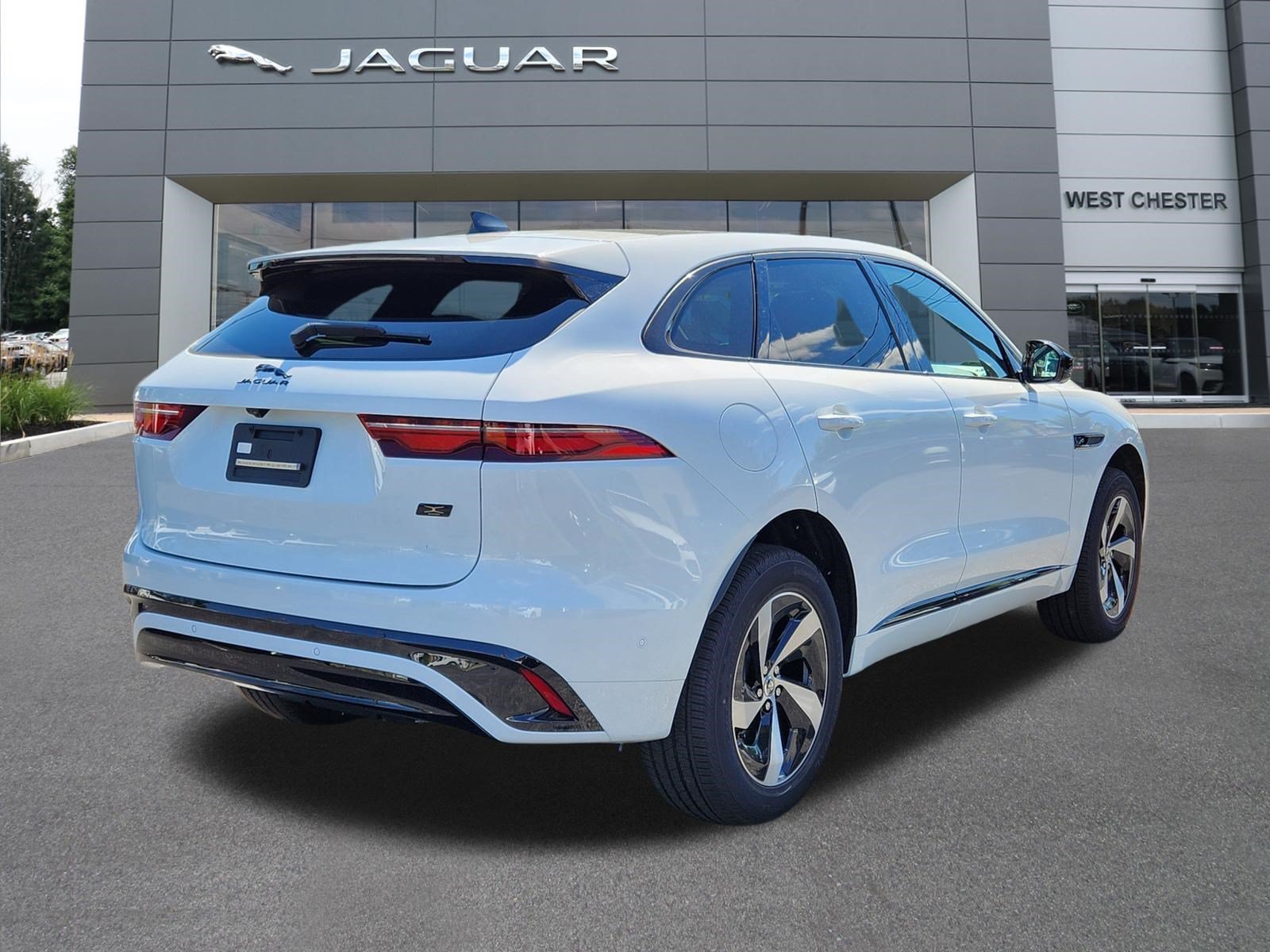 New 2026 Fuji White JAGUAR P250 R-DYNAMIC S image 4