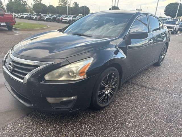 Used 2015 Black Nissan 2.5 S image 7