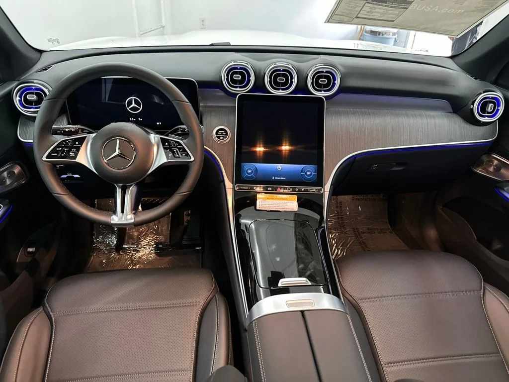 New 2027 White Mercedes-Benz GLC 300 image 22