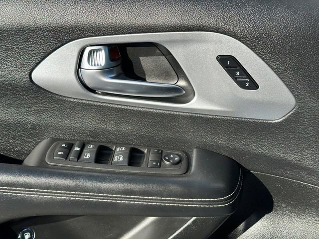 Used 2022 White Chrysler Touring L image 23