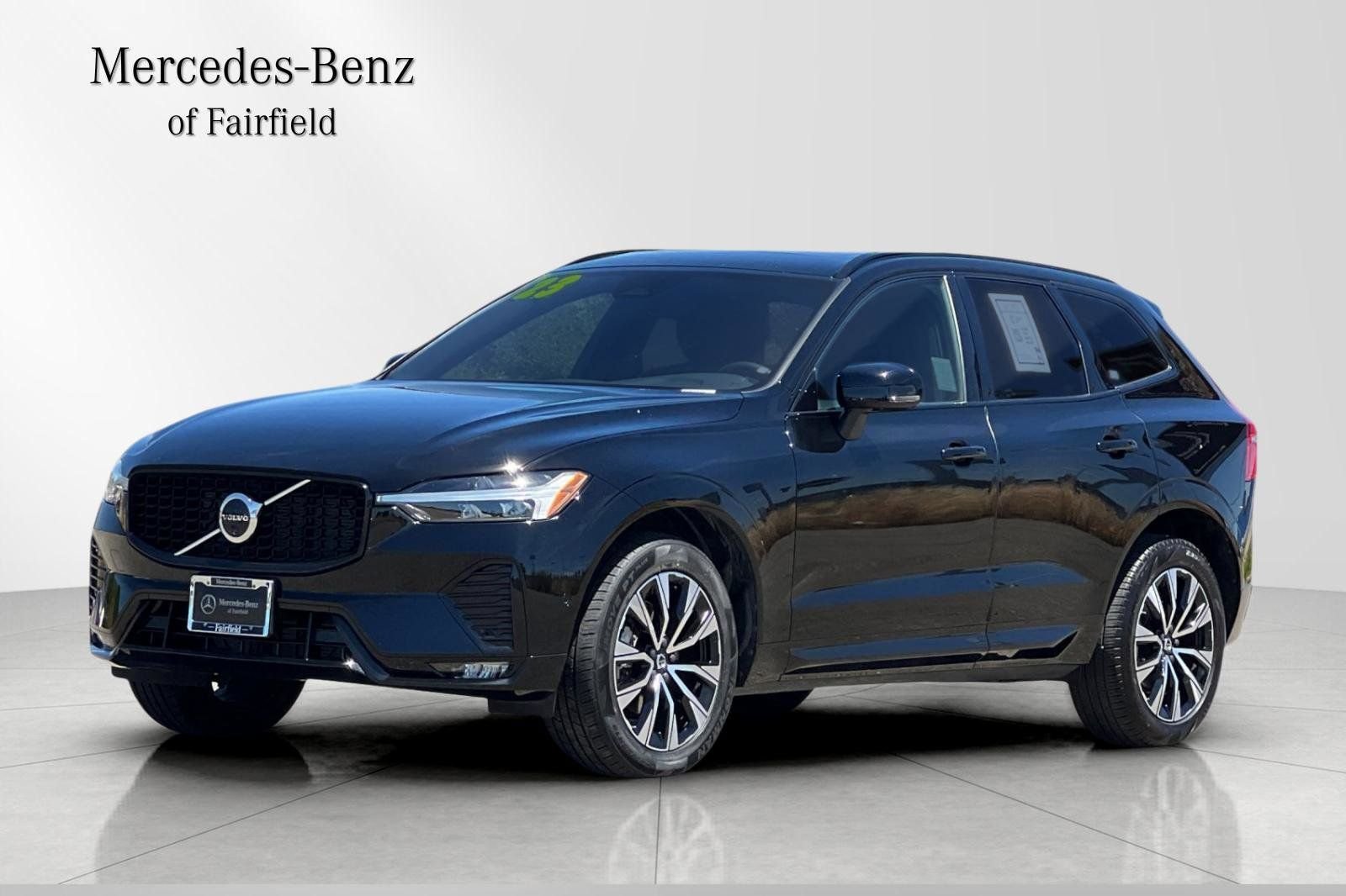 2023 Volvo XC60 B5 Plus Dark Theme AWD's photo