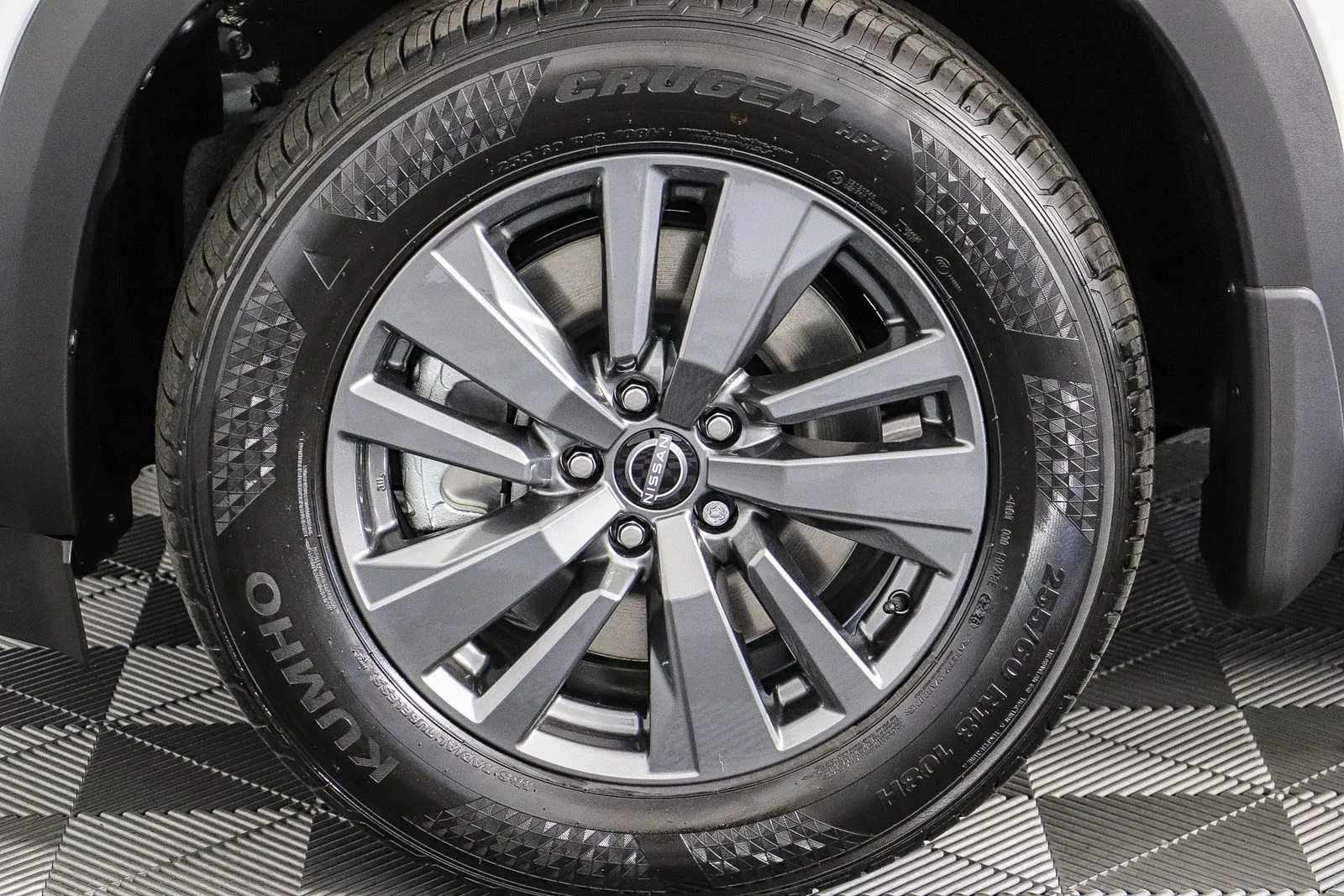 New 2026 Everest White Pearl TriCoat Nissan SV image 11