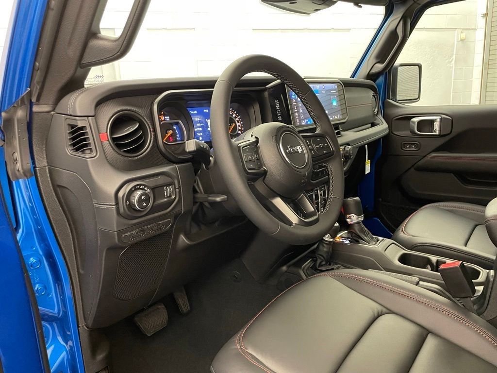 New 2026 Hydro Blue Pearl-Coat Exterior Paint Jeep Rubicon image 14