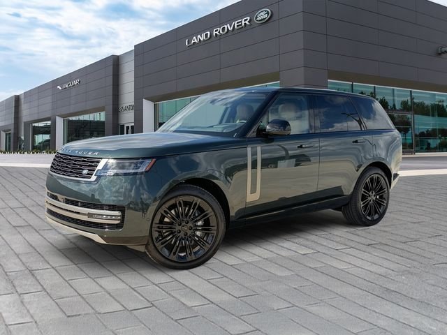 New 2026 Belgravia Green LAND ROVER SE image 1