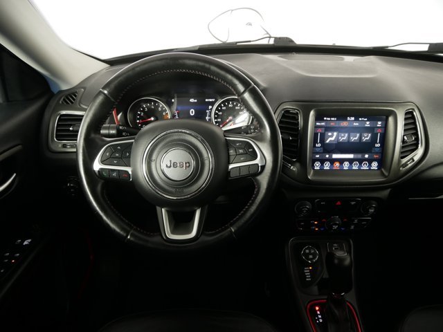 Used 2019 Billet Silver Metallic Clearcoat Jeep Trailhawk image 21