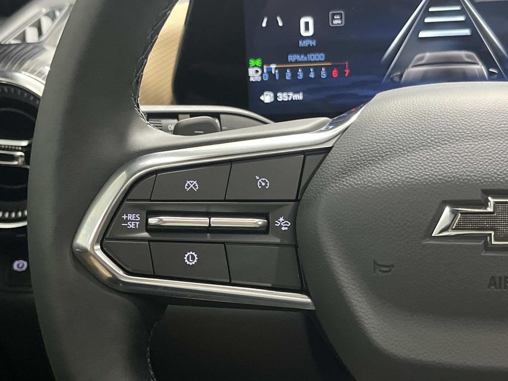 New 2027 Mosaic Black Metallic Chevrolet ACTIV image 18