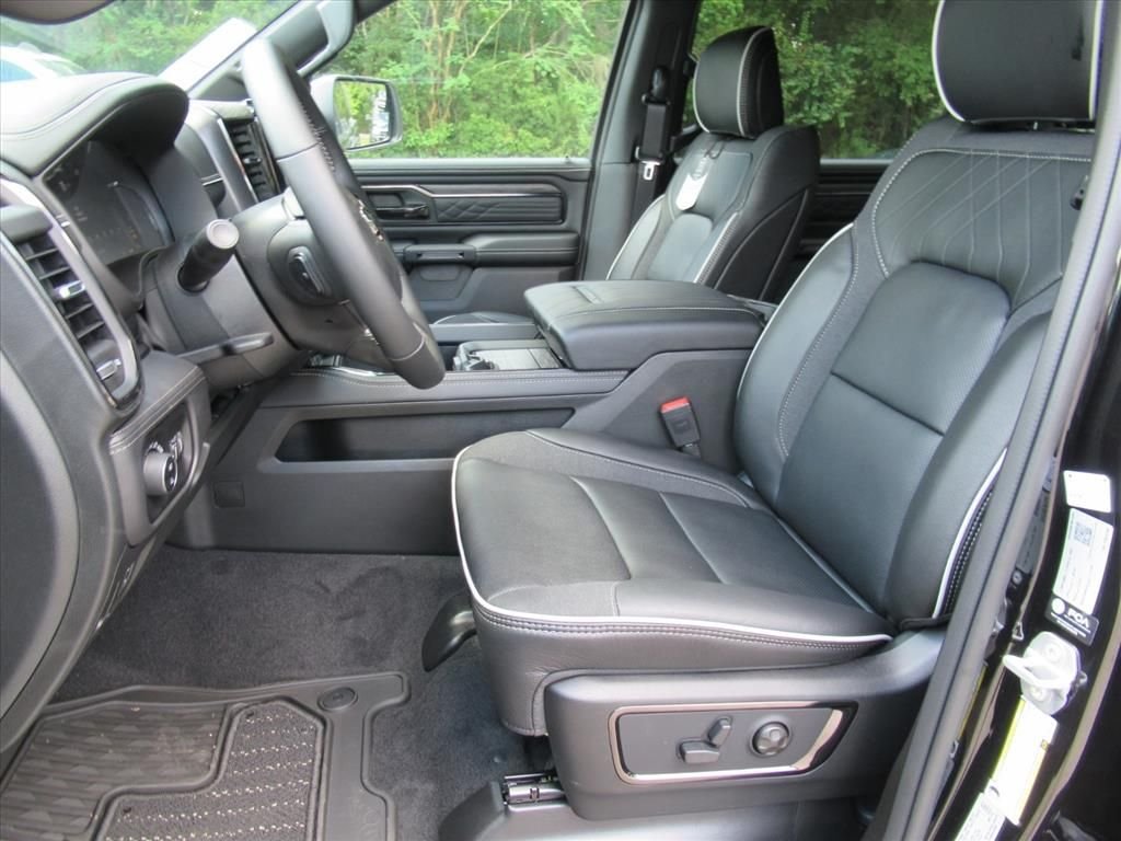 New 2026 Diamond Black Crystal Pearl-Coat Exterior Paint RAM Limited image 18