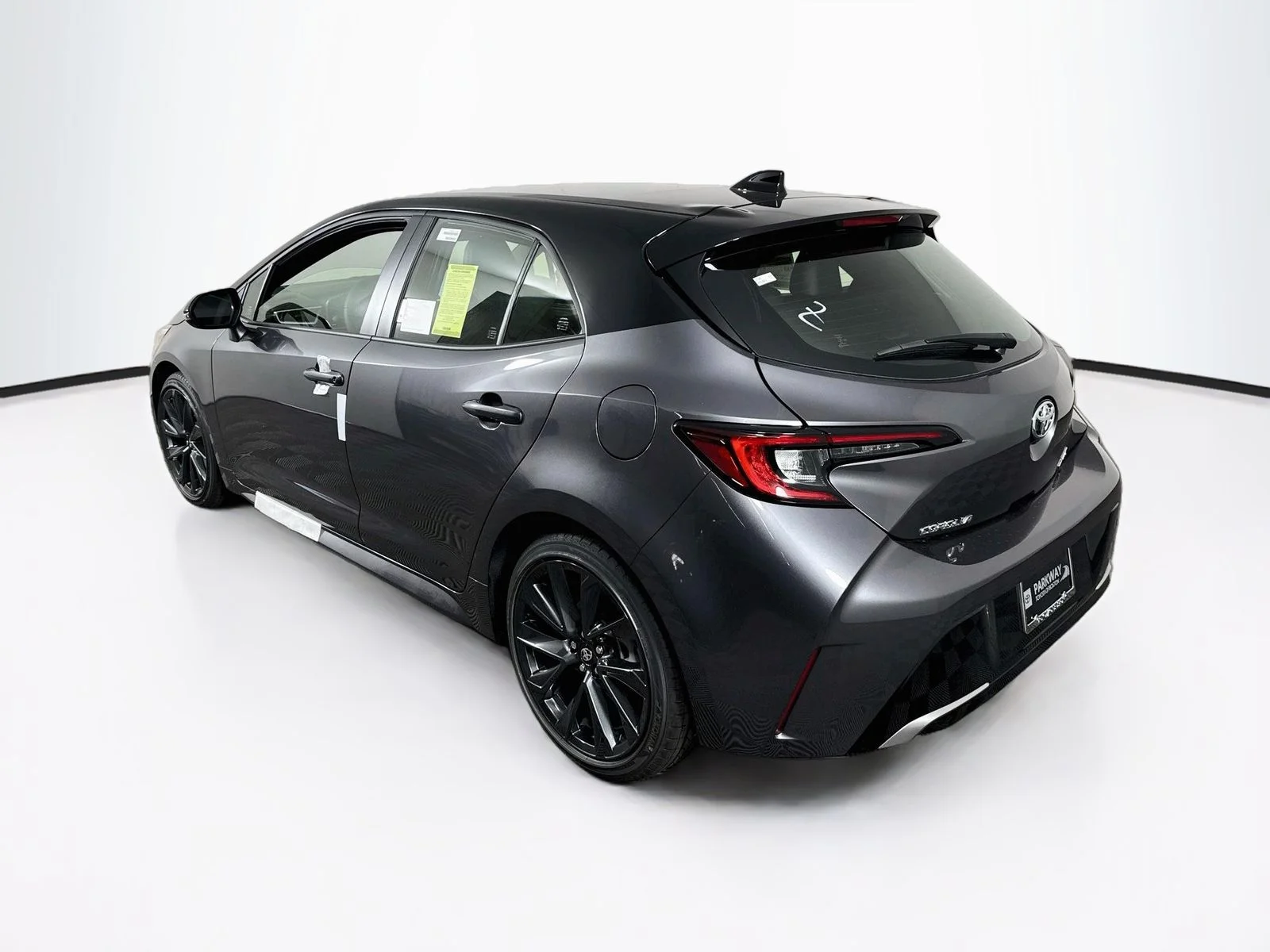 New 2027 Magnetic Gray Metallic with Black roof <sup>1</sup> Toyota  XSE image 4
