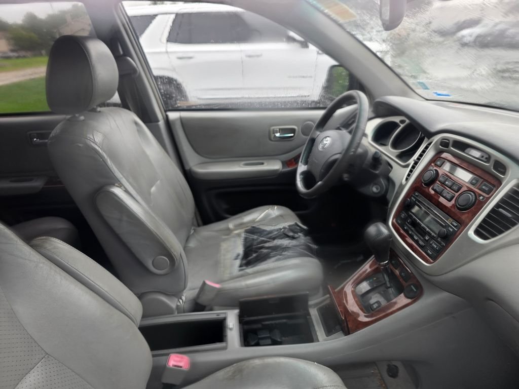 Used 2004 Gray Toyota V6 image 5