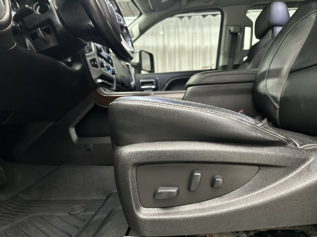 Used 2019 Silver GMC SLT image 18