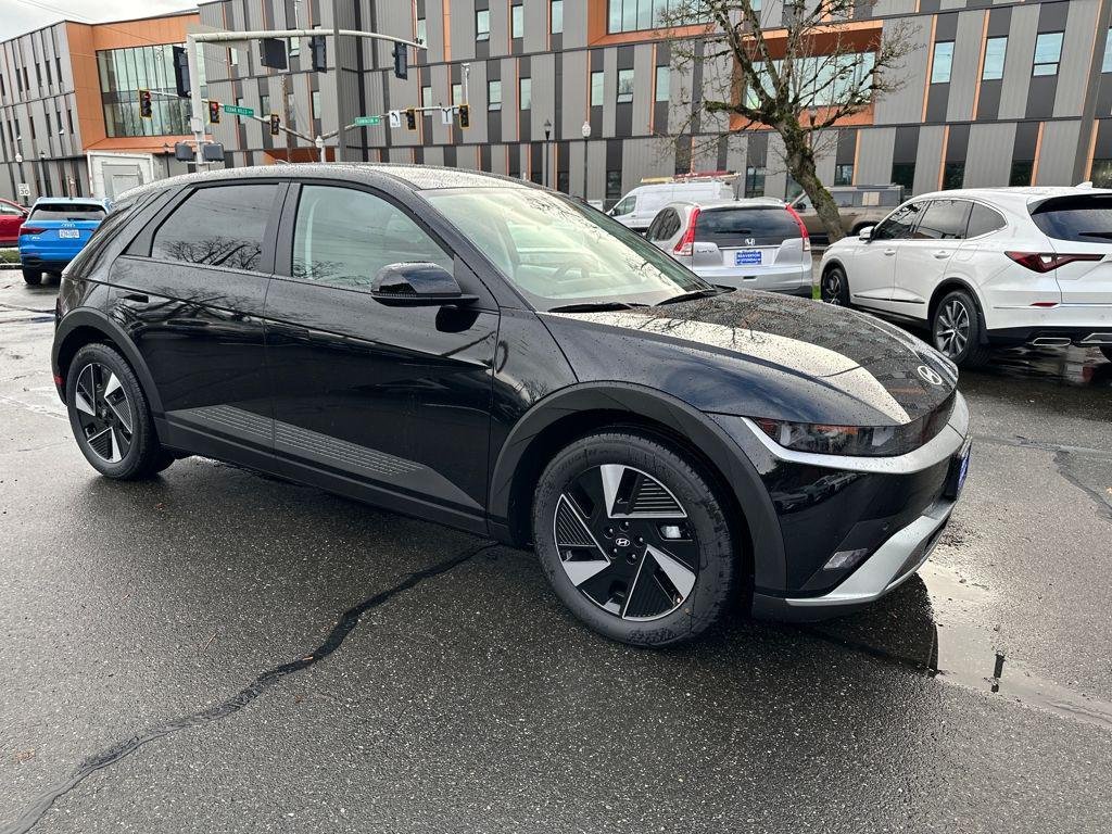 New 2026 Black Hyundai SEL image 8