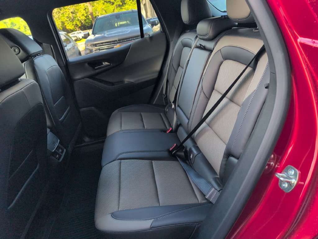 2027 Chevrolet Equinox LT - Photo 25