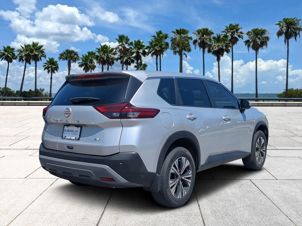 Used 2023 Silver Nissan SV image 4