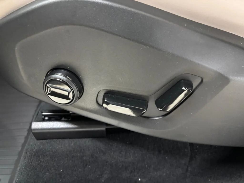 2026 Volvo XC90 Plus - Photo 20
