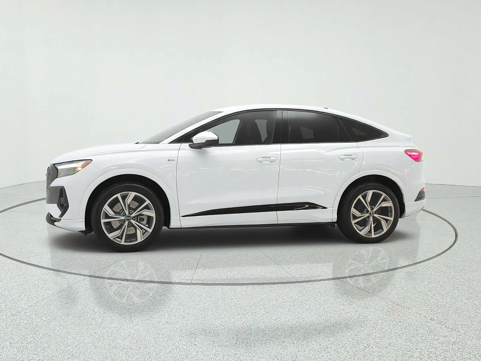 Used 2024 Glacier White Metallic Audi Premium Plus 55 quattro image 8