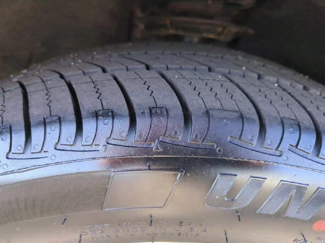 Used 2018 Black Lincoln Reserve image 11