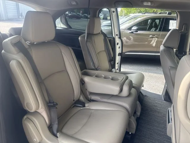 Used 2022 White Honda EX-L image 11