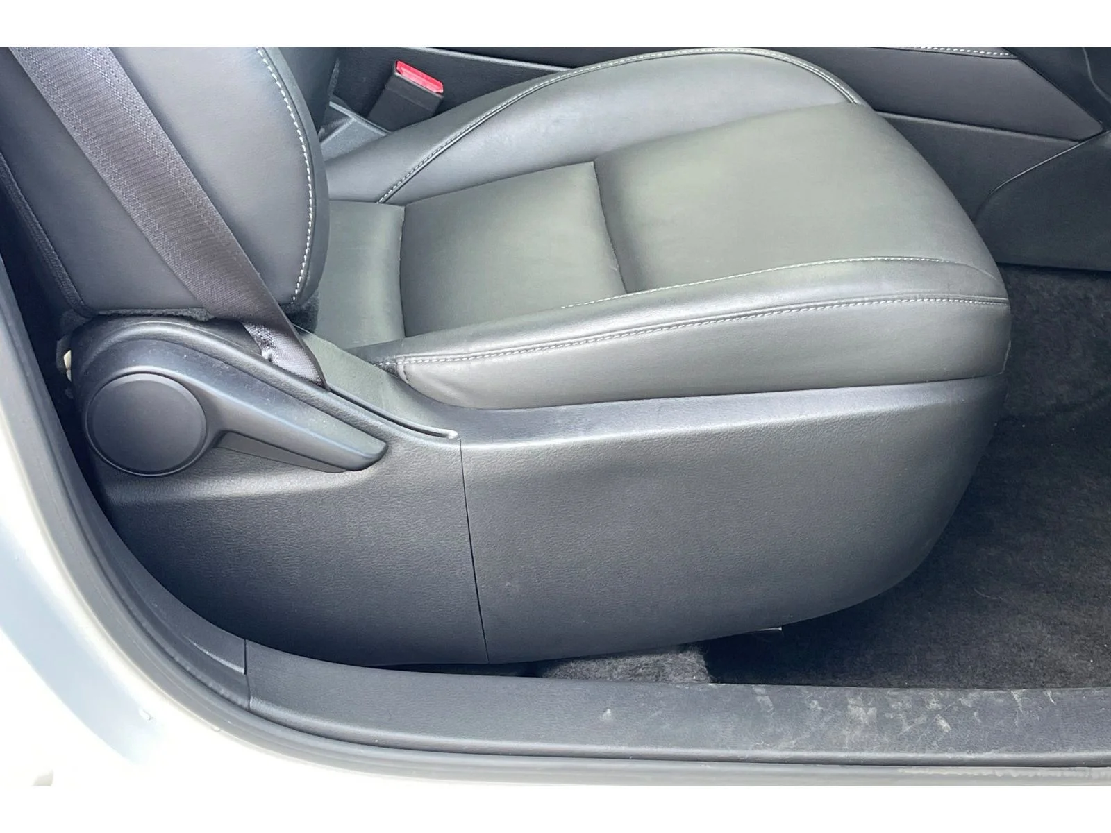 Used 2023 SNOWFLAKE WHITE P Mazda 2.5 S Select Package image 23