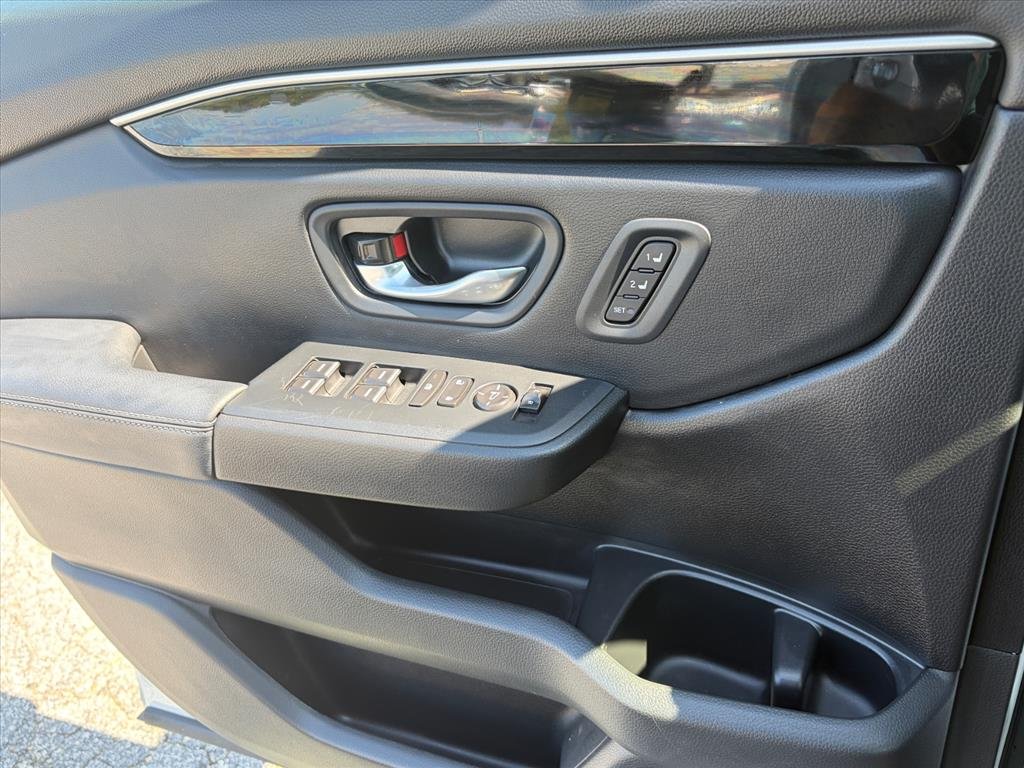 Used 2025 Platinum White Pearl Wx Honda Touring image 17