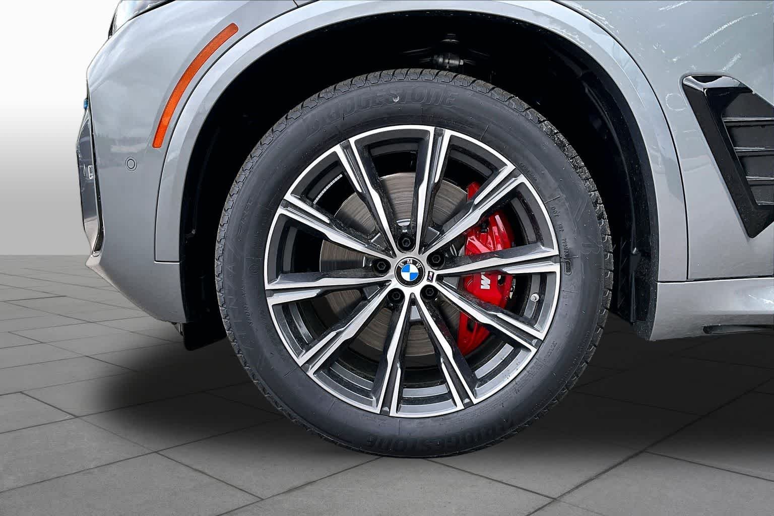 New 2026 Skyscraper Grey Metallic BMW xDrive40i image 11