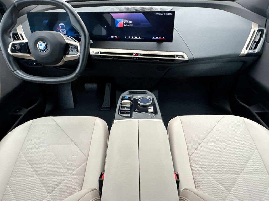 2026 BMW iX 60 - Photo 13