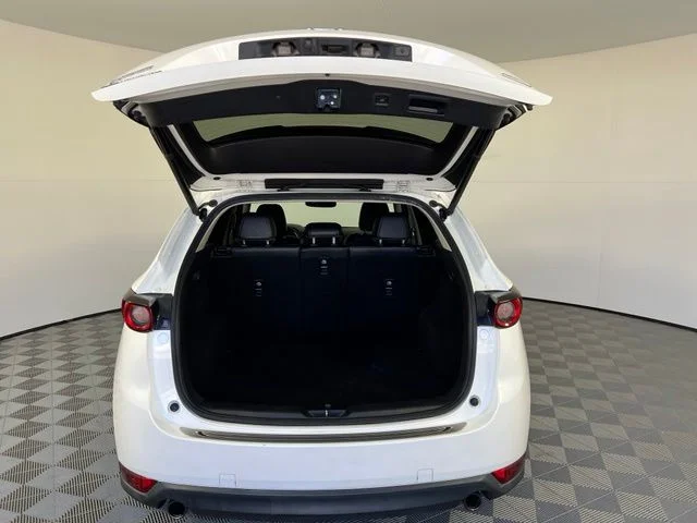 Used 2018 White Mazda Touring image 37