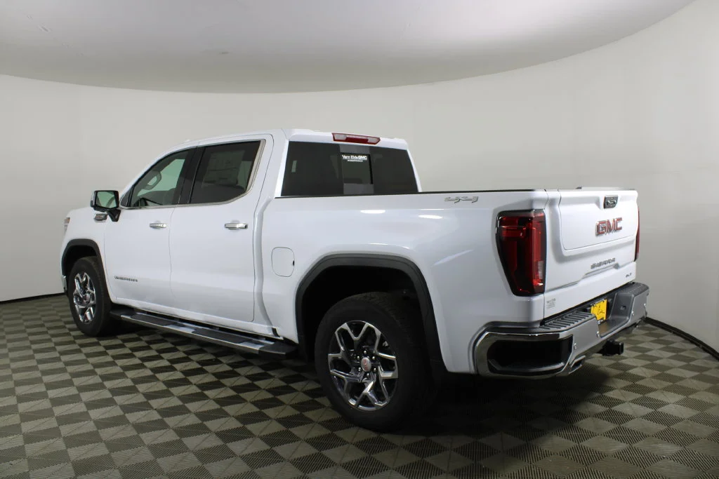 2026 GMC Sierra 1500 SLT - Photo 4