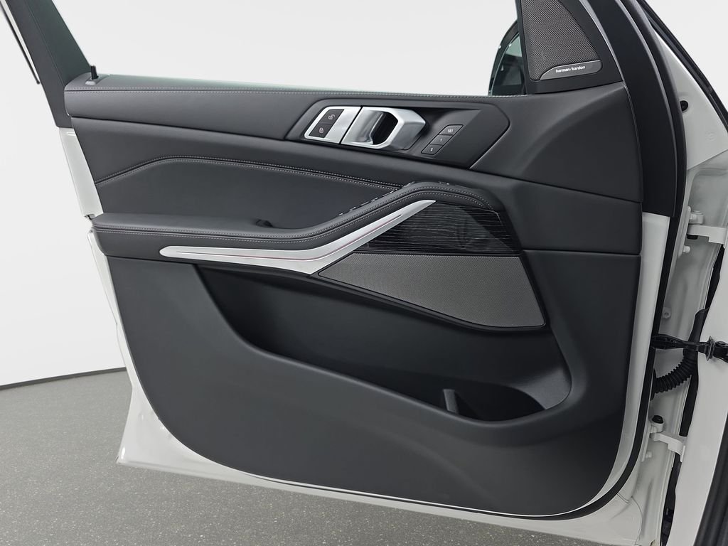New 2026 Alpine White BMW xDrive40i image 26