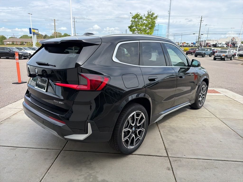 Used 2026 Black BMW xDrive28i image 6