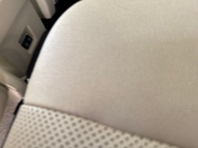 Used 2023 White Lexus 460 image 9