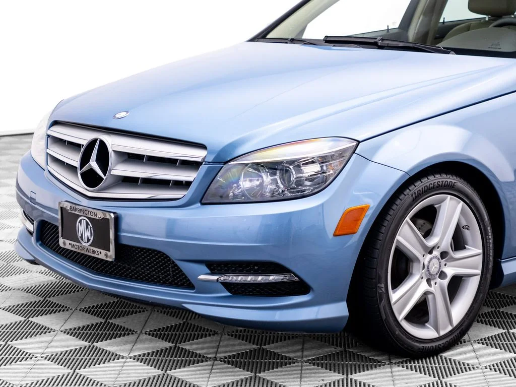 Used 2011 Beige Mercedes-Benz C 300 image 38
