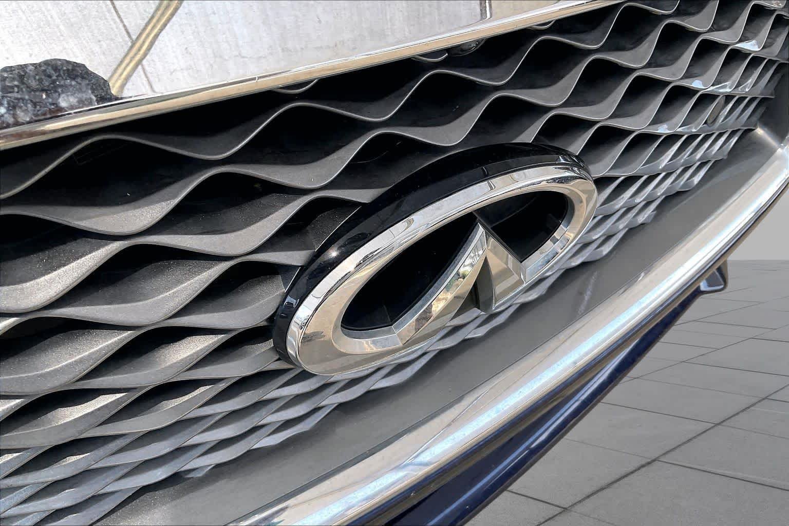 Used 2024 Grand Blue INFINITI LUXE image 30