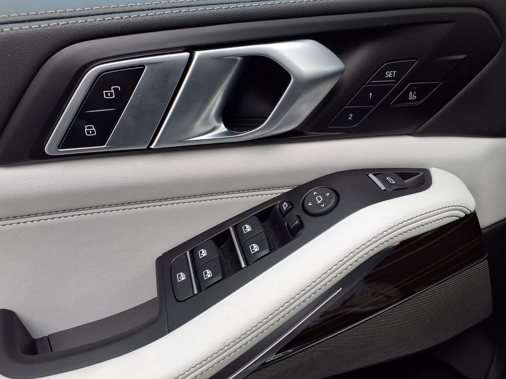 Used 2025 Brooklyn Grey Metallic BMW M60i image 11