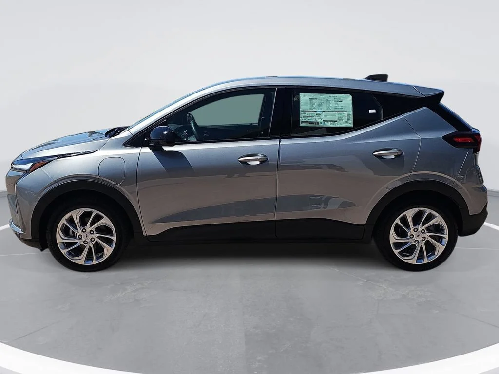 2027 Chevrolet Bolt LT - Photo 6