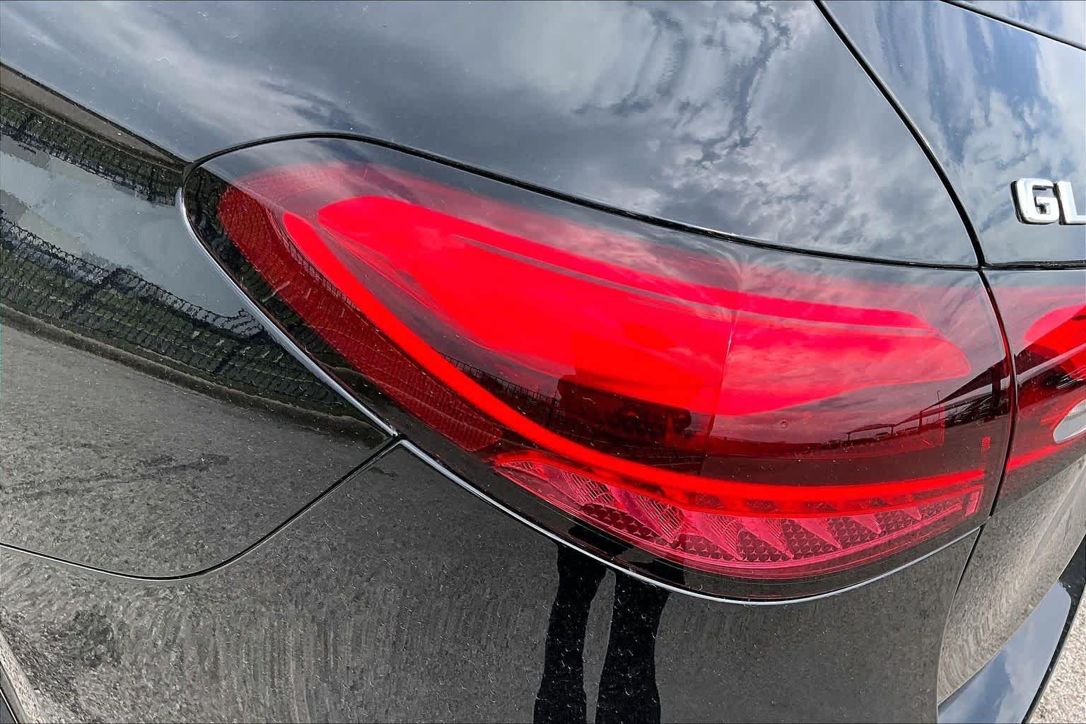 New 2026 Black Mercedes-Benz GLC 300 image 6