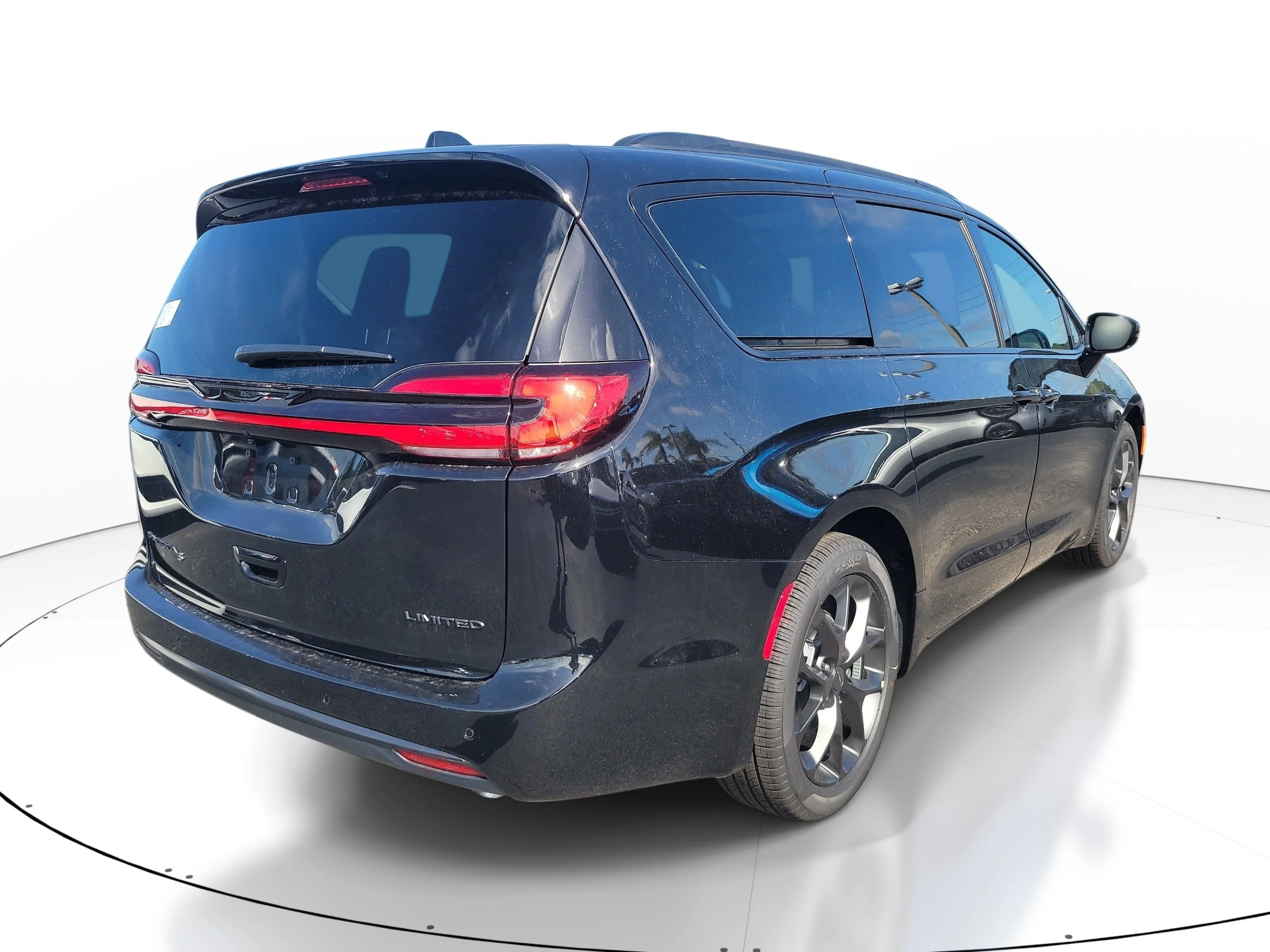 New 2027 Diamond Black Crystal Pearlcoat Chrysler Limited image 6