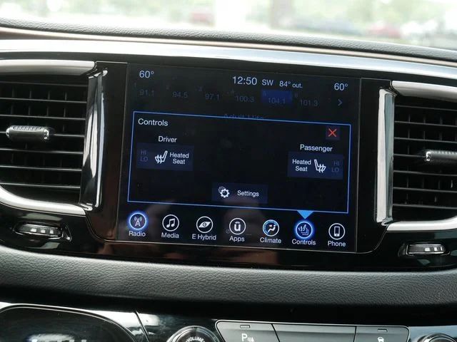 Used 2017 Silver Chrysler Premium image 37